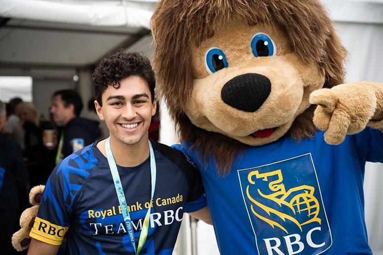 Image of runner with RBC's Leo the Lion